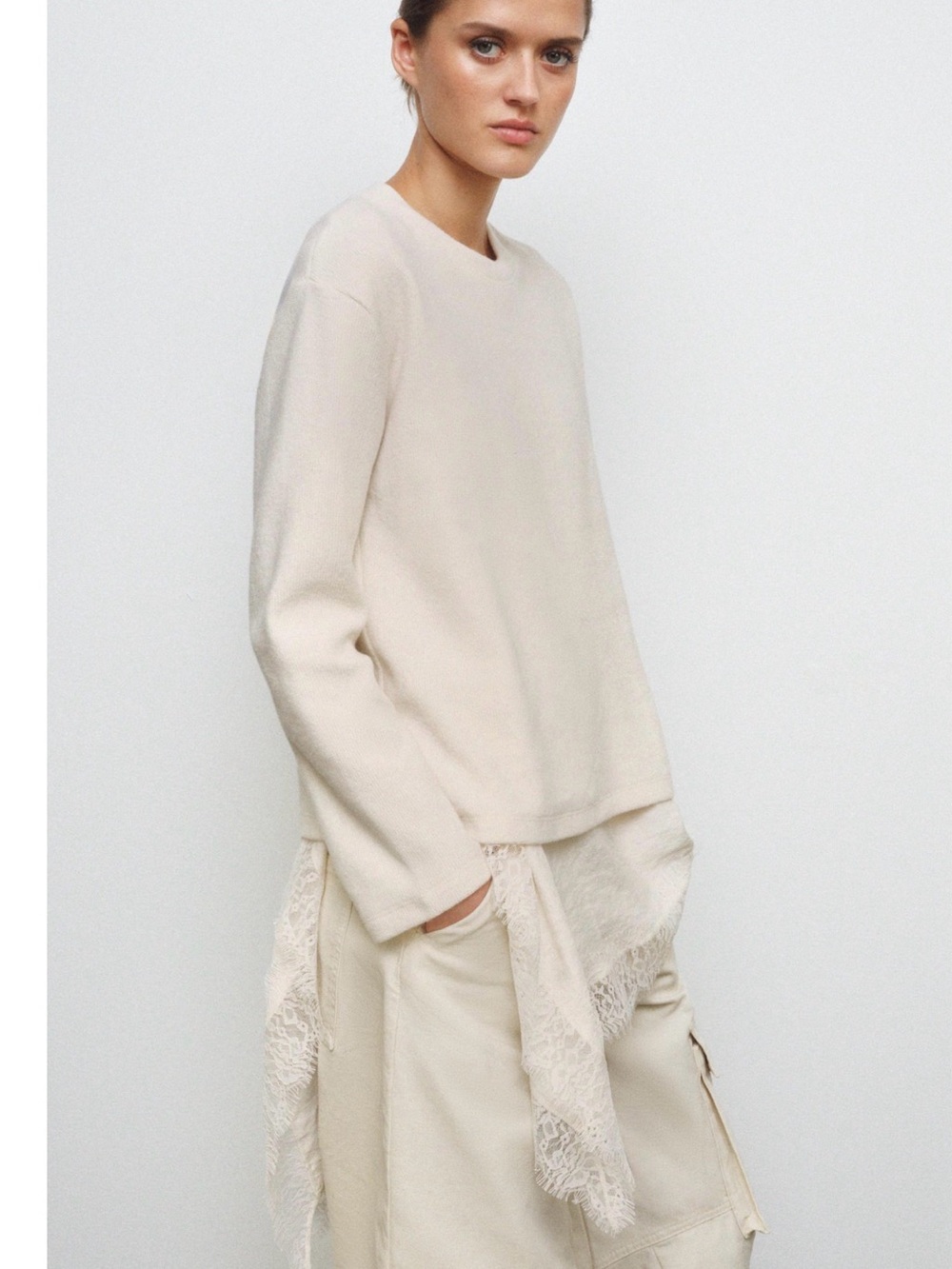 Zara Cream Crewneck Long-Sleeve Sweatshirt
